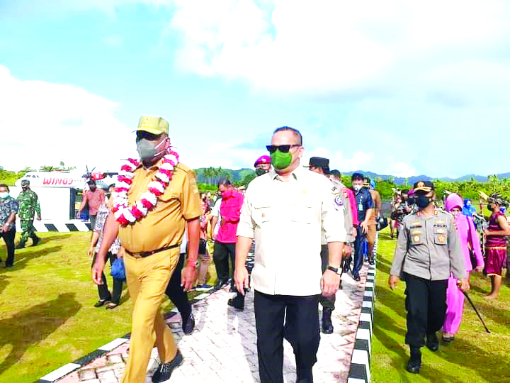 Bupati E2L Dampingi Gubernur OD Sambangi Pulau Terluar NKRI